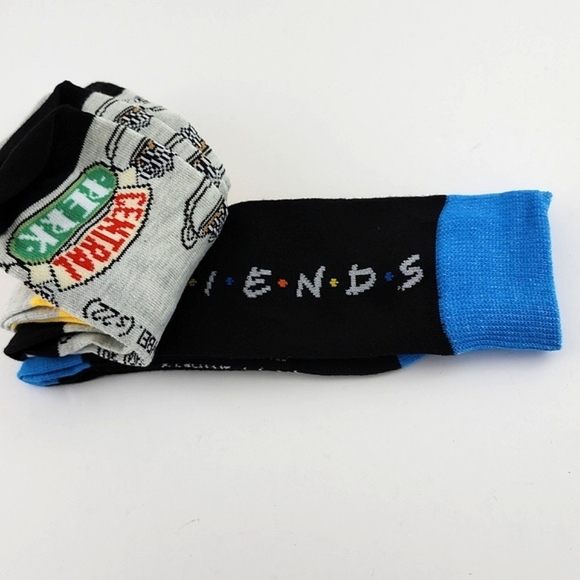 FRIENDS The TV Series Central Perk Men 3 Pack Crew Socks Multi-Color Size 8-12 - Picture 5 of 15